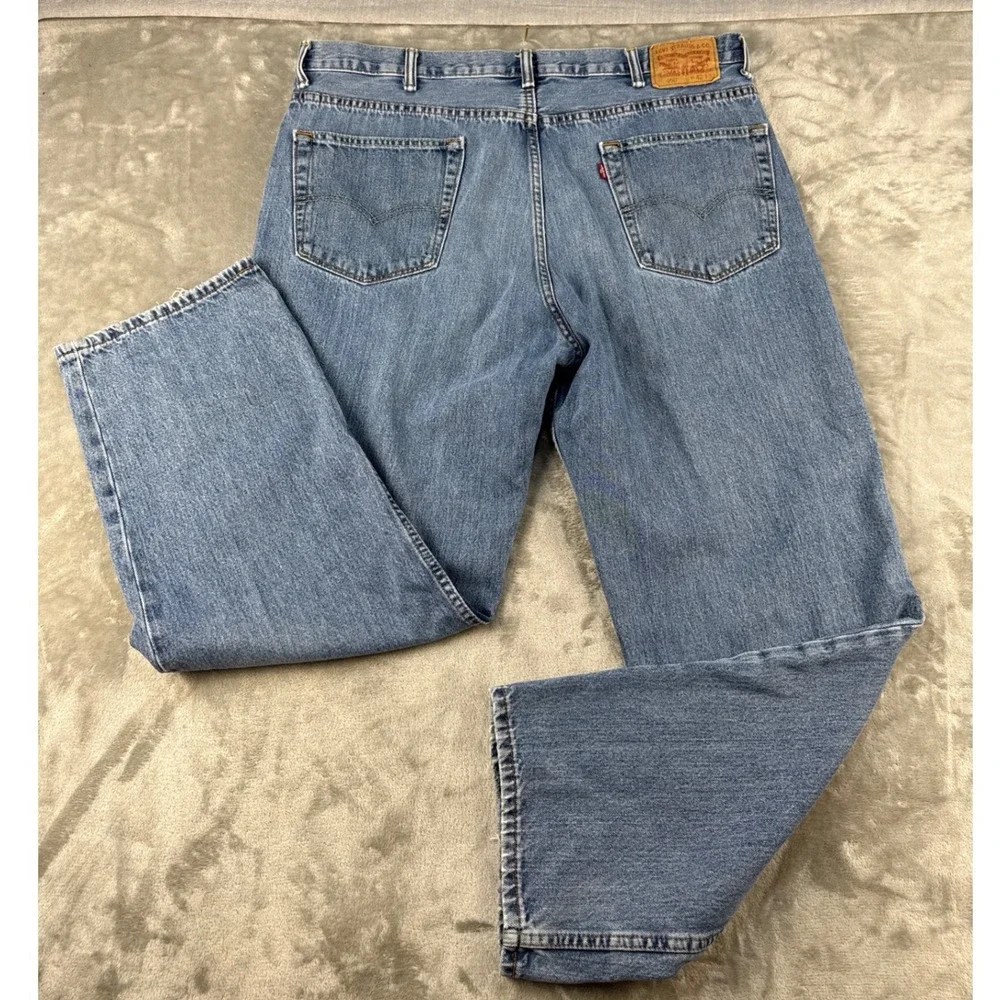 Levis Jeans Mens 42x32 550 Relaxed Fit Blue Denim Medium Wash EUC